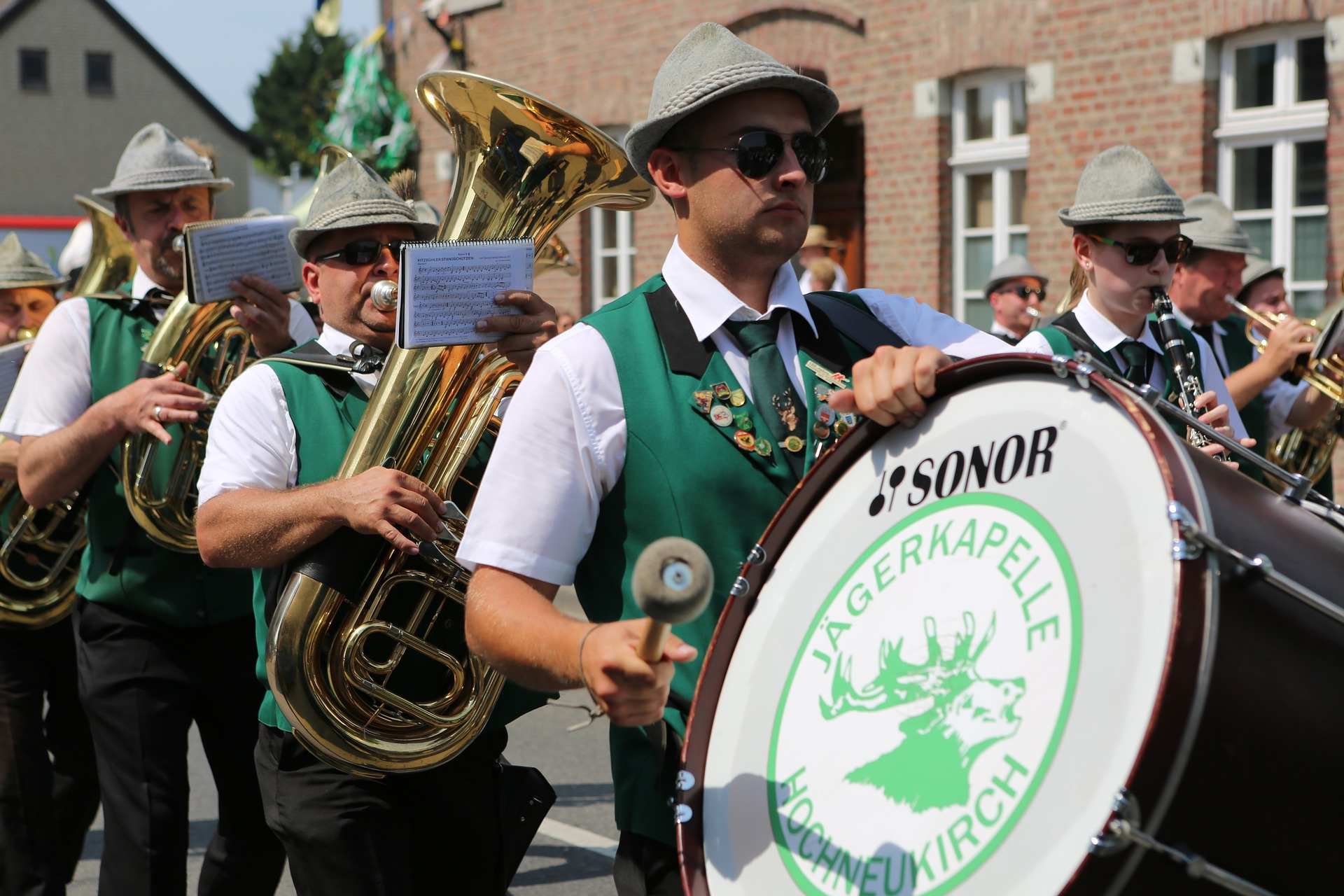 Ein Schützenverein musiziert